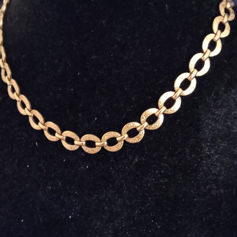GOLDTONE CHAIN NECKLACE
